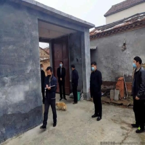 被拆迁方和拆迁办共同协商委托评估机构来上门测量评估
